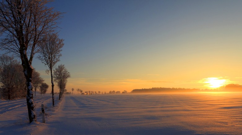 renatures.com-winter-sky-sunset-snow-peaceful-german-serenity-sun-fields-wonderful-desktop-pictures-scenes